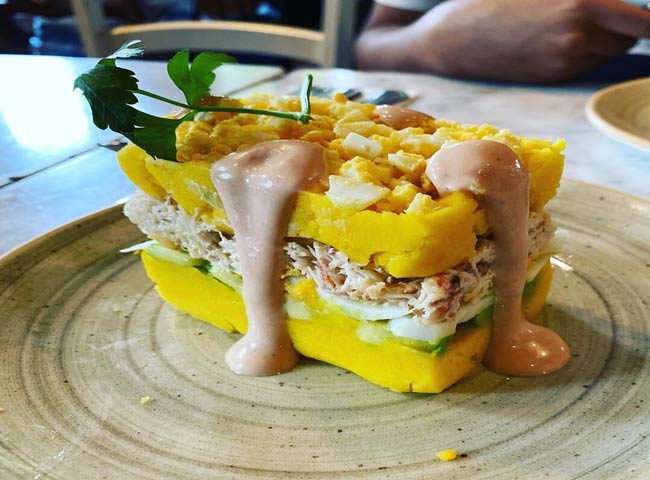 Causa rellena con crema de rocoto